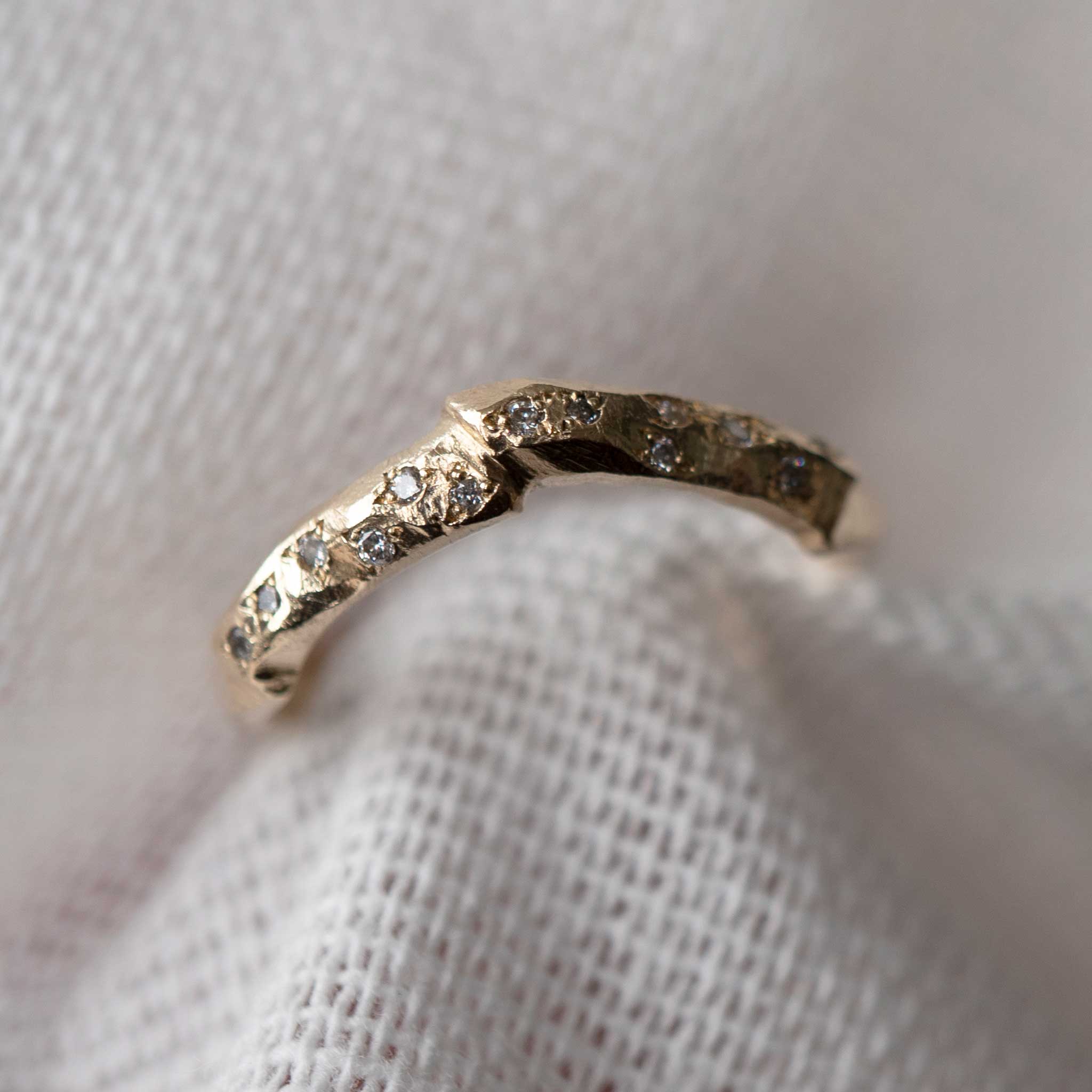 Andes Curved Gold Band with Salt and Pepper Diamonds